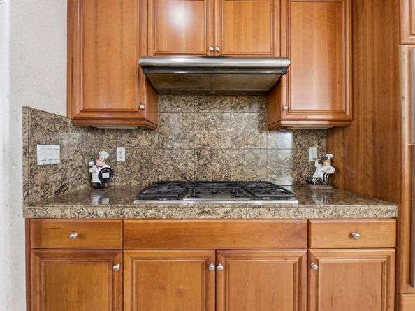 1136 Taraya Ter, Hercules CA 94547