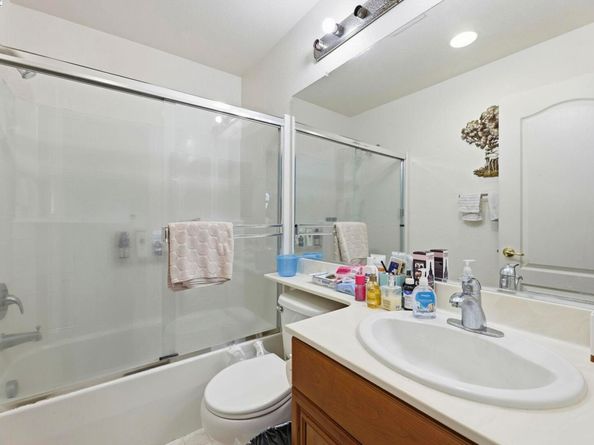 1136 Taraya Ter, Hercules CA 94547