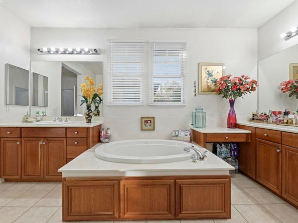 1136 Taraya Ter, Hercules CA 94547