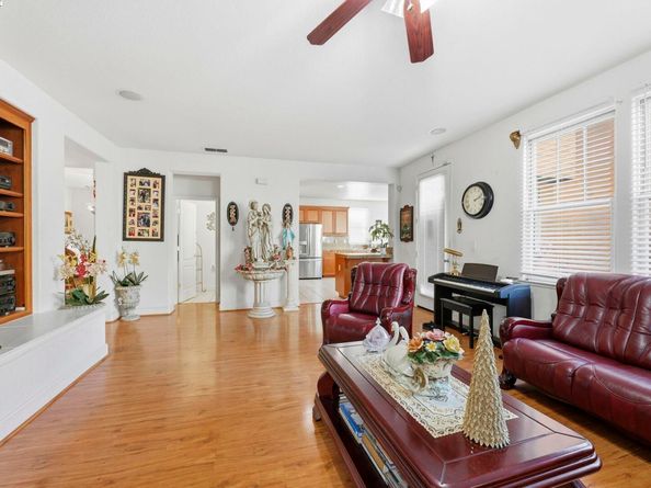 1136 Taraya Ter, Hercules CA 94547