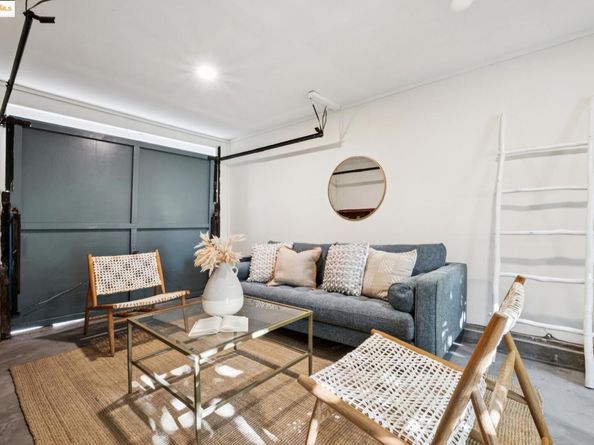 919 Mckinley Ave, Oakland CA 94610