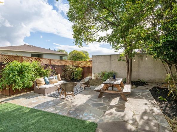 919 Mckinley Ave, Oakland CA 94610