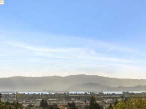 919 Mckinley Ave, Oakland CA 94610