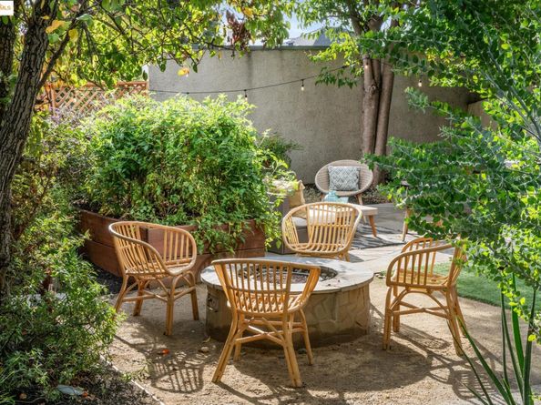 919 Mckinley Ave, Oakland CA 94610