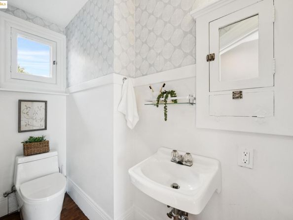 919 Mckinley Ave, Oakland CA 94610