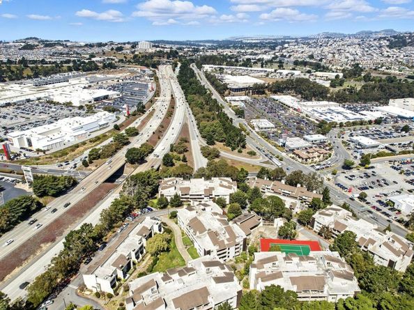 332 Philip Dr 303, Daly City CA 94015