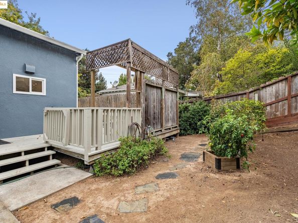 4125 Kuhnle Ave, Oakland CA 94605