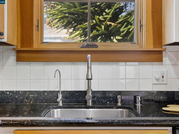 901 San Antonio Ave, Alameda CA 94501