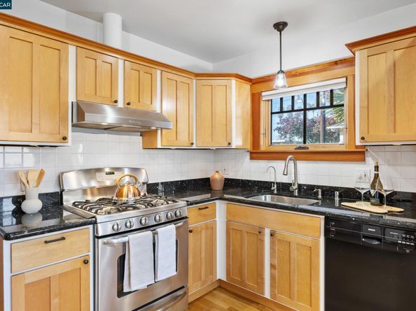 901 San Antonio Ave, Alameda CA 94501
