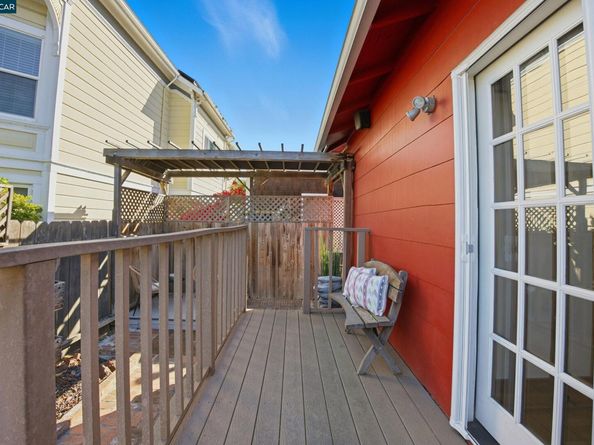 901 San Antonio Ave, Alameda CA 94501