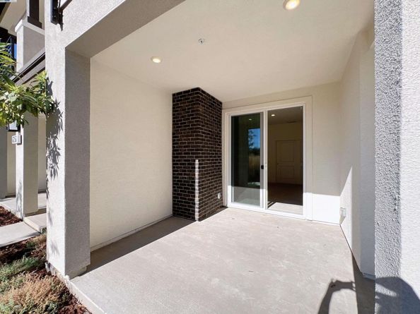 6260 Dove Ave, Dublin CA 94568