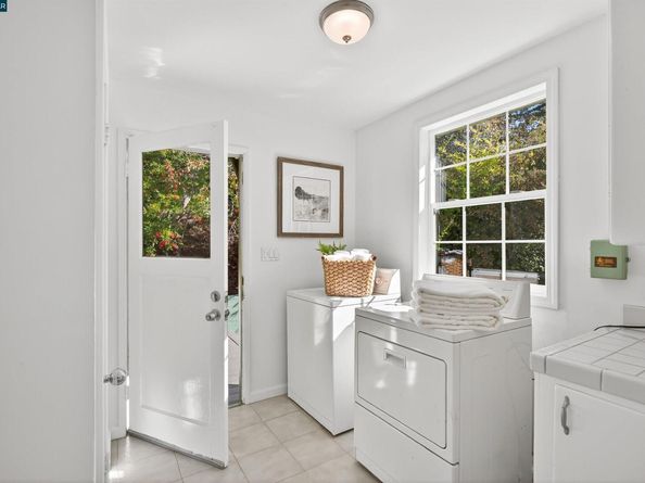 123 Orchard Rd, Orinda CA 94563