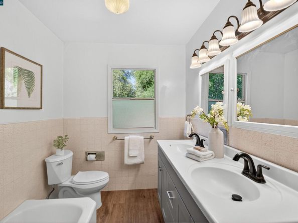 123 Orchard Rd, Orinda CA 94563