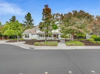 4468 Edgewood Way