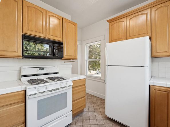 1501-7 First Ave., Oakland CA 94606