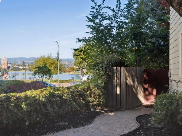 1501-7 First Ave., Oakland CA 94606