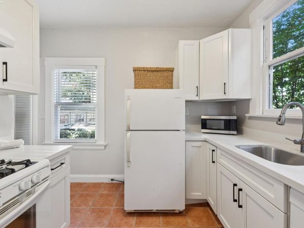 1501-7 First Ave., Oakland CA 94606