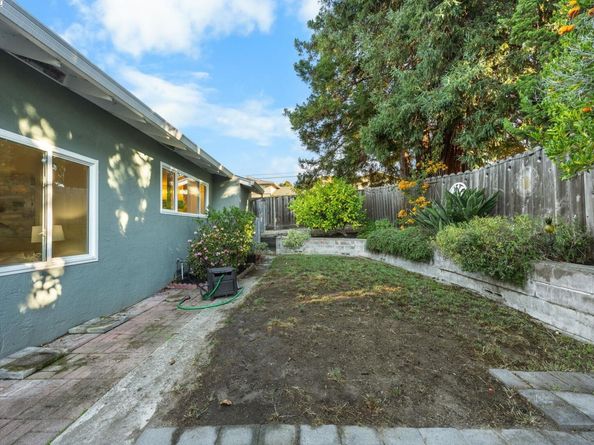 19554 Jaydine St, Castro Valley CA 94546