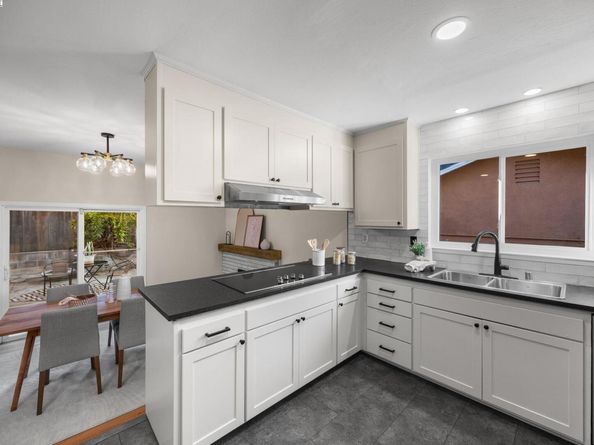 19554 Jaydine St, Castro Valley CA 94546