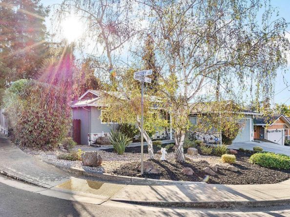 19554 Jaydine St, Castro Valley CA 94546