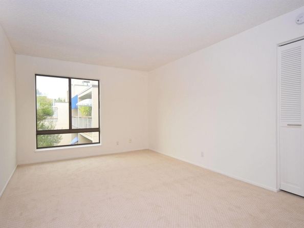 320 N Civic Dr 404, Walnut Creek CA 94596