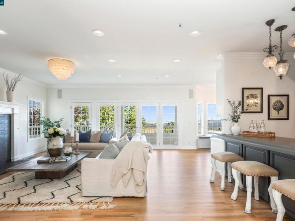 75 Donald Drive, Orinda CA 94563