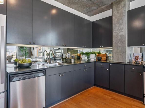 311 Oak St. 801, Oakland CA 94607