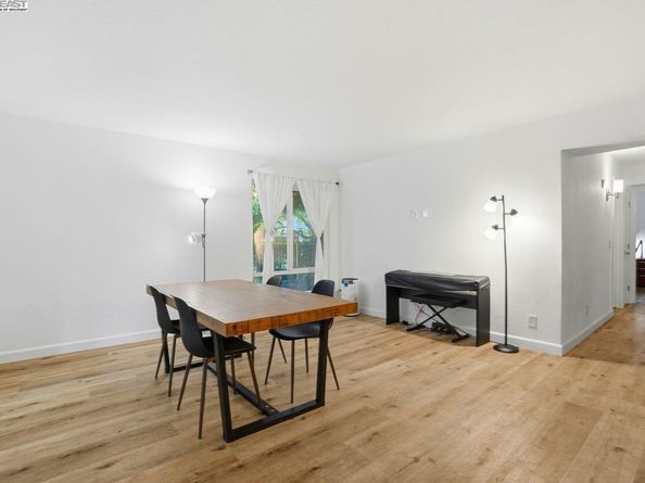 310 N Civic Dr 102, Walnut Creek CA 94596