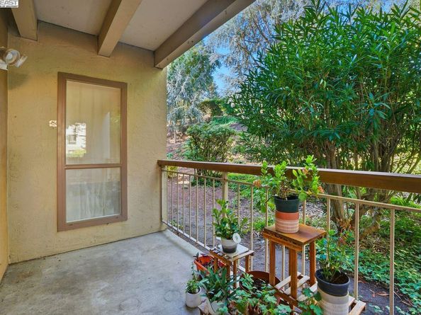 310 N Civic Dr 102, Walnut Creek CA 94596