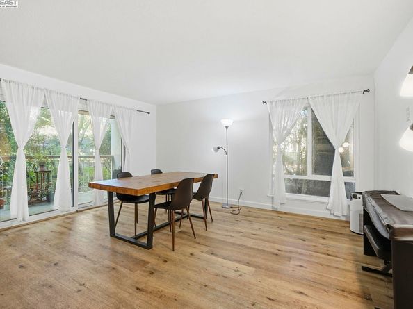 310 N Civic Dr 102, Walnut Creek CA 94596