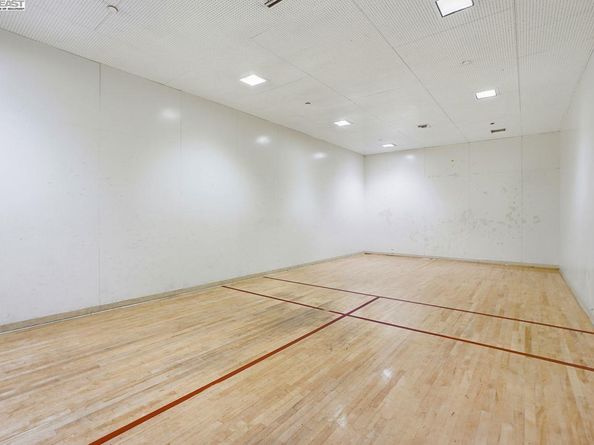 310 N Civic Dr 102, Walnut Creek CA 94596