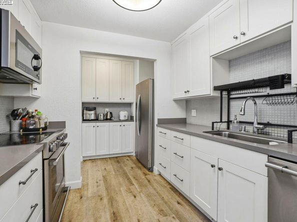 310 N Civic Dr 102, Walnut Creek CA 94596