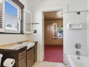 2795 25th Avenue, Oakland CA 94601