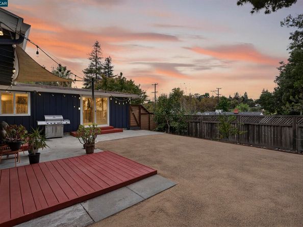 3215 Pine St, Martinez CA 94553