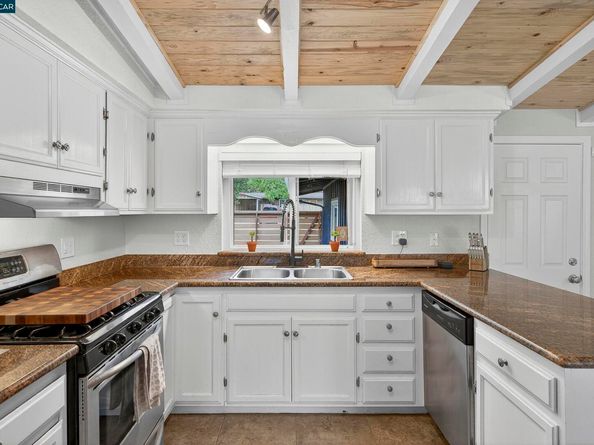 3215 Pine St, Martinez CA 94553