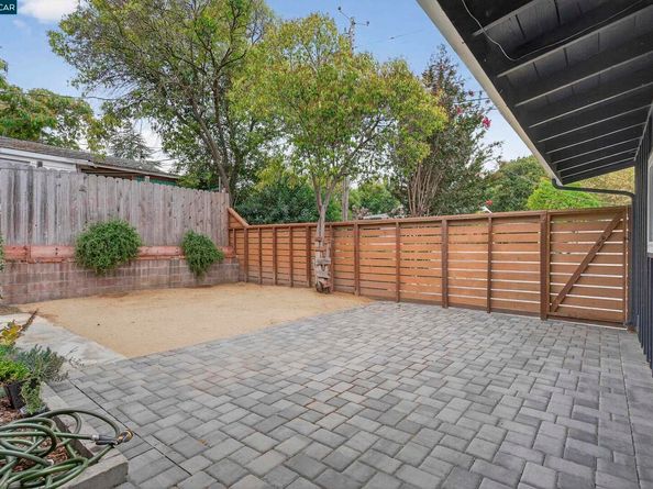 3215 Pine St, Martinez CA 94553