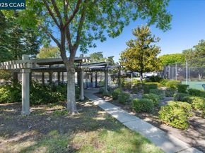 110 Bridgeside Cir, Danville CA 94506