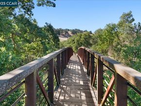 110 Bridgeside Cir, Danville CA 94506