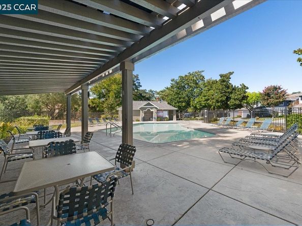 110 Bridgeside Cir, Danville CA 94506