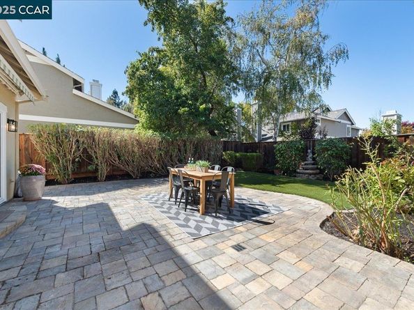 110 Bridgeside Cir, Danville CA 94506