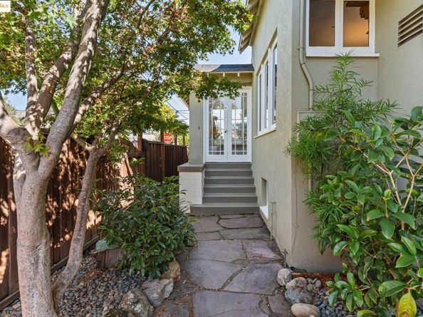 425 44Th St, Oakland CA 94609