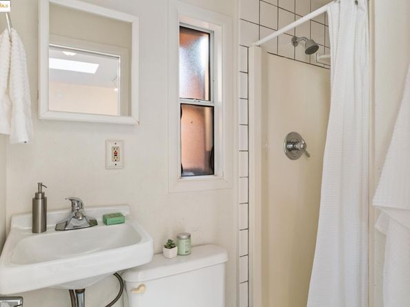425 44Th St, Oakland CA 94609