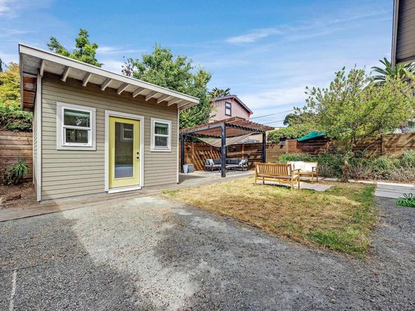 2230 Sacramento St, Berkeley CA 94702