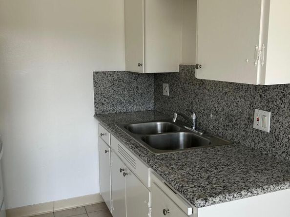 2057 Central, Alameda CA 94501