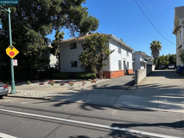 2057 Central, Alameda CA 94501
