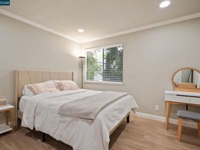 1160 Maywood Ln, Martinez CA 94553