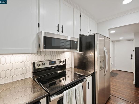 1160 Maywood Ln, Martinez CA 94553