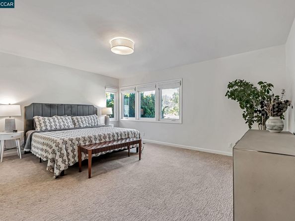 142 Sequoyah View Dr, Oakland CA 94605