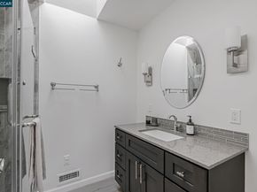 142 Sequoyah View Dr, Oakland CA 94605