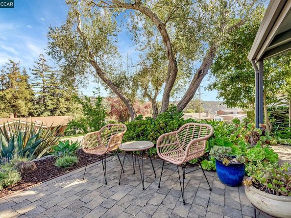 142 Sequoyah View Dr, Oakland CA 94605